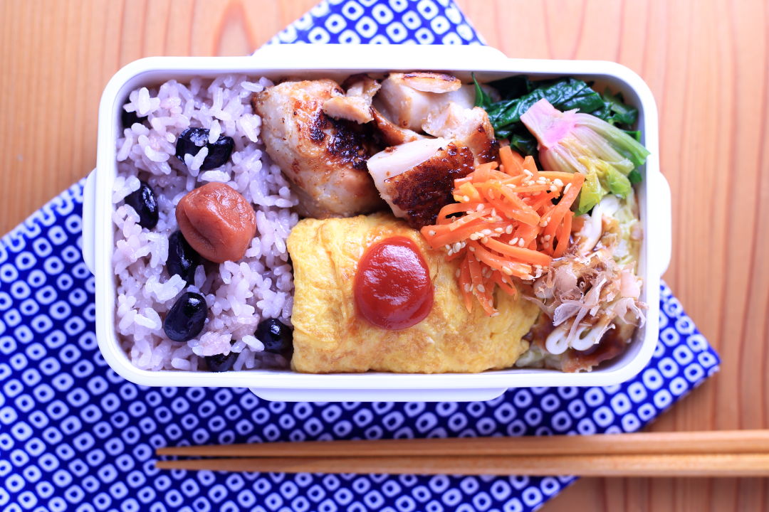 黒豆ごはんと鶏もも肉のソテー