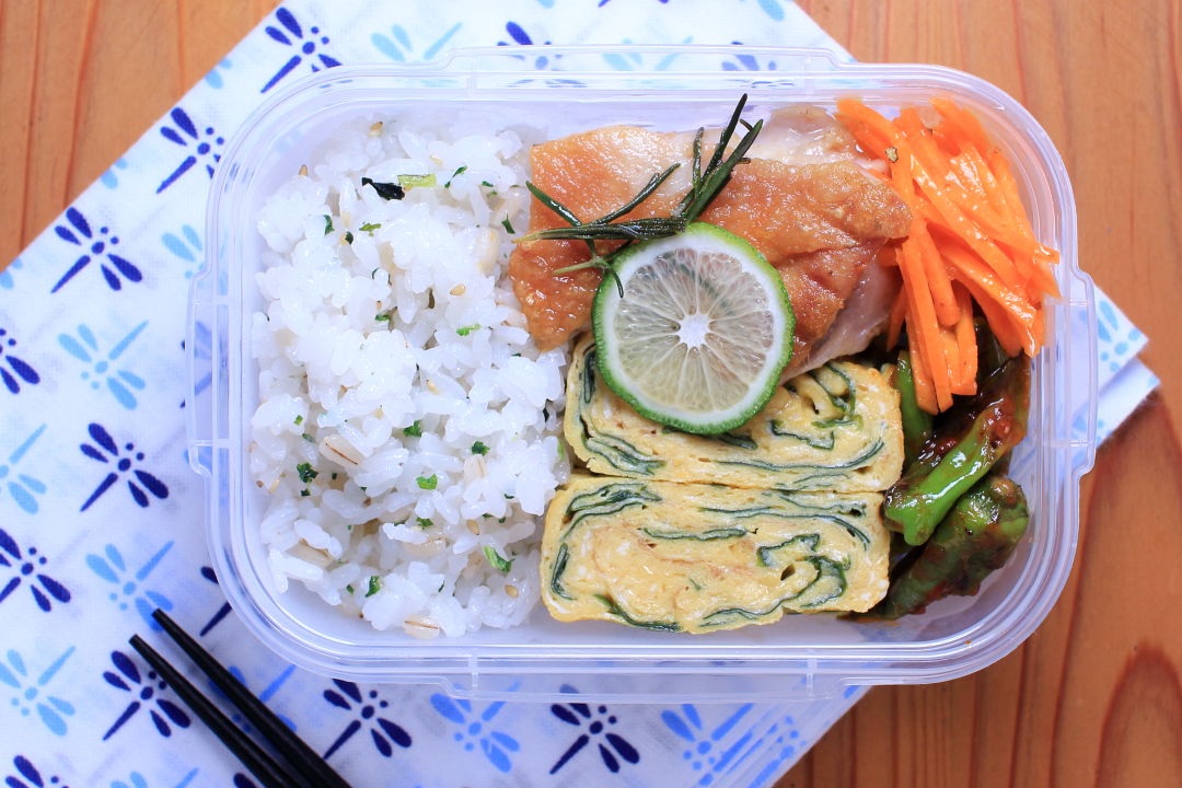 チキンソテーのお弁当。