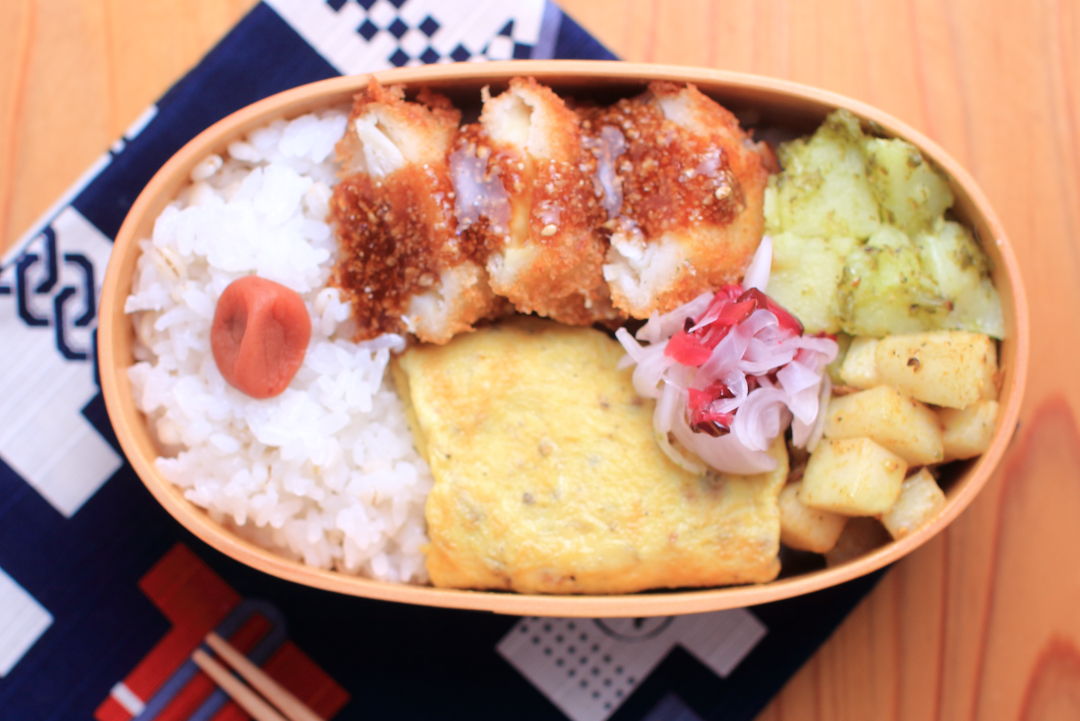 白身魚のフライ（スーパーのお惣菜）弁当