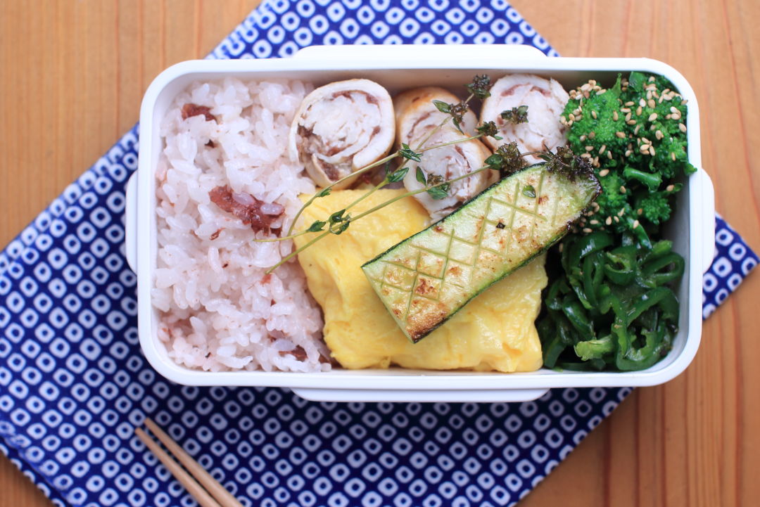 鶏胸肉の梅肉巻きのお弁当